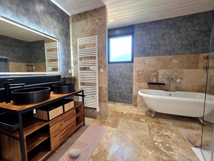 Image No.6-4 Bed House for sale