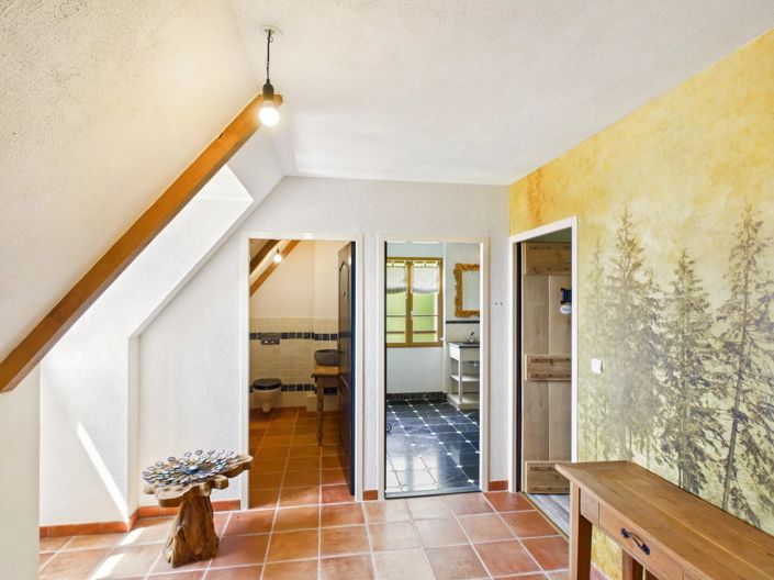 Image No.10-5 Bed House for sale