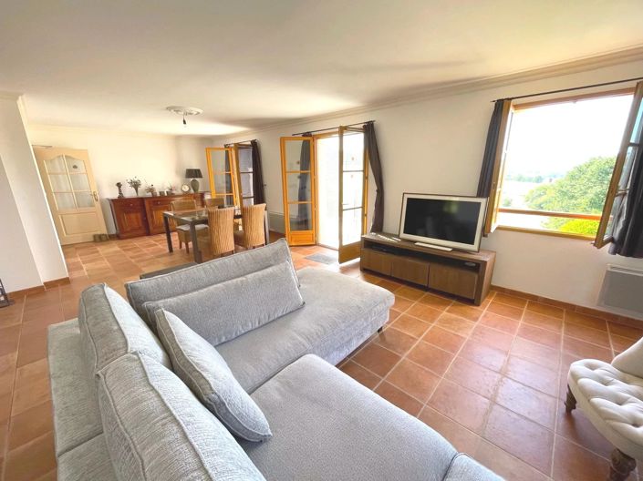 Image No.3-5 Bed House for sale