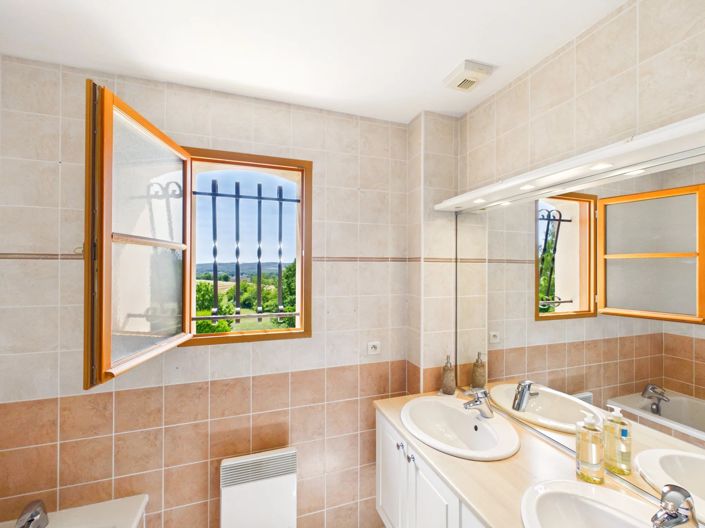 Image No.6-5 Bed House for sale