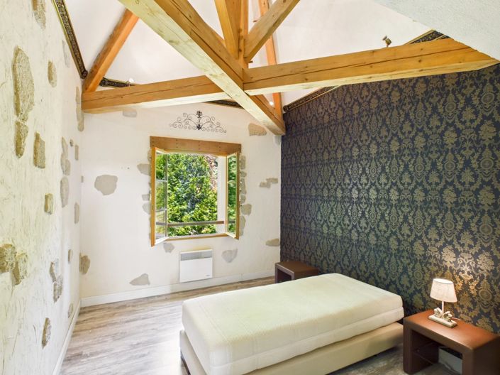 Image No.9-5 Bed House for sale