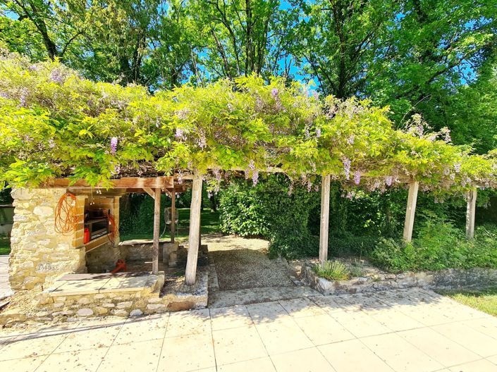 Image No.10-2 Bed House for sale