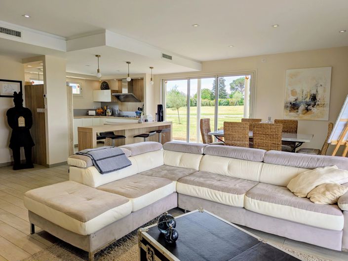 Image No.6-4 Bed House for sale