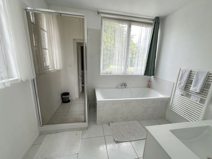 Image No.12-7 Bed House for sale