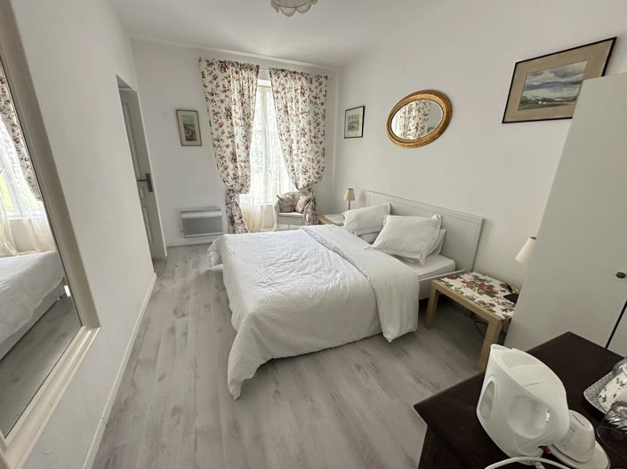 Image No.7-7 Bed House for sale