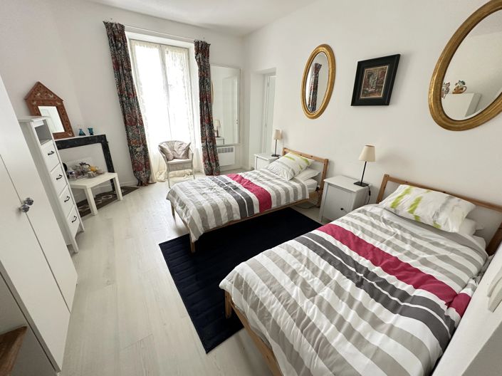 Image No.9-7 Bed House for sale