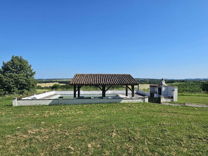 Image No.10-8 Bed House for sale