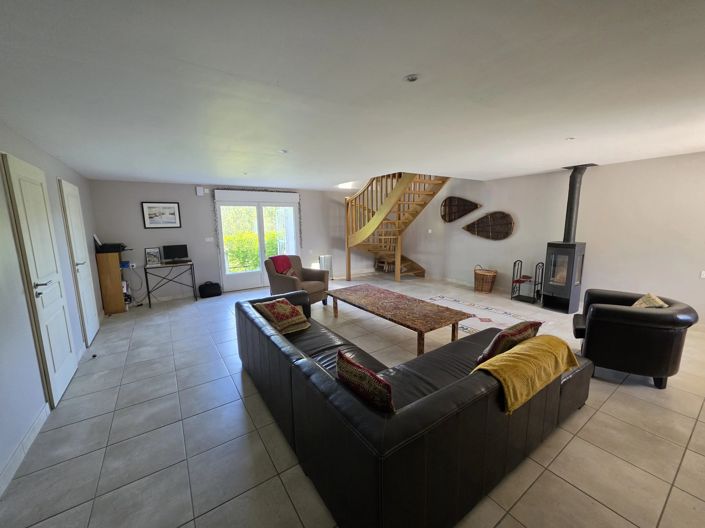 Image No.8-4 Bed House for sale