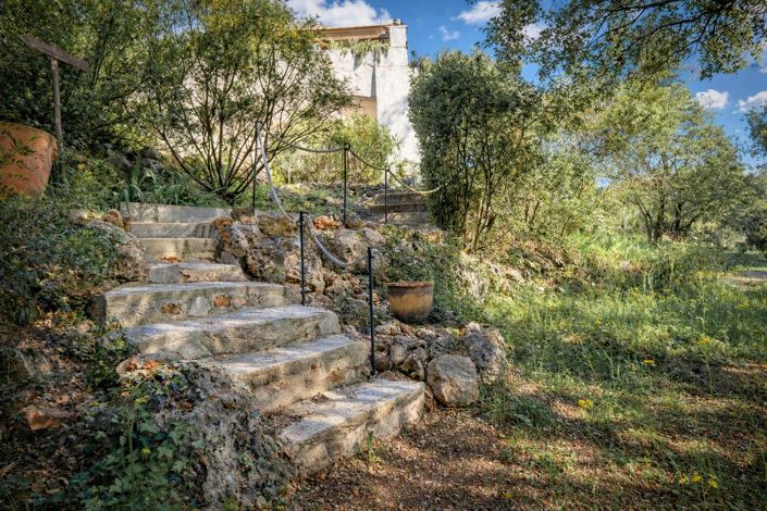 Image No.7-5 Bed House for sale