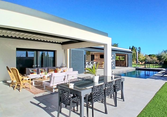 Image No.3-4 Bed House for sale