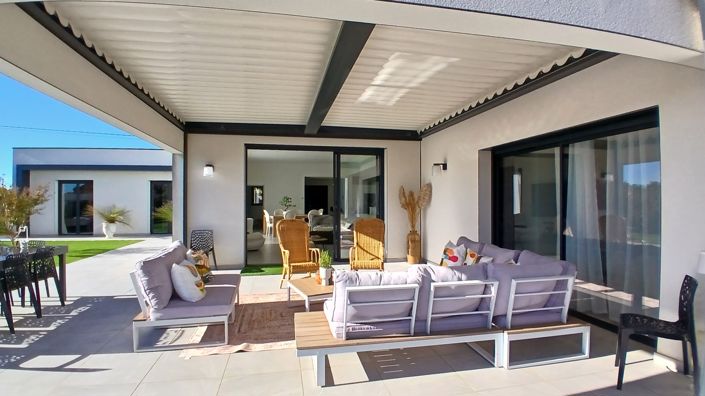 Image No.8-4 Bed House for sale