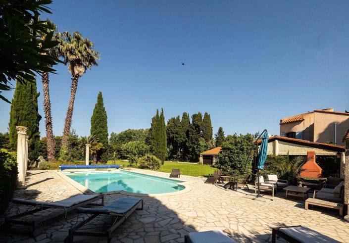 Image No.2-4 Bed House for sale