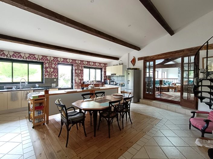 Image No.3-4 Bed House for sale