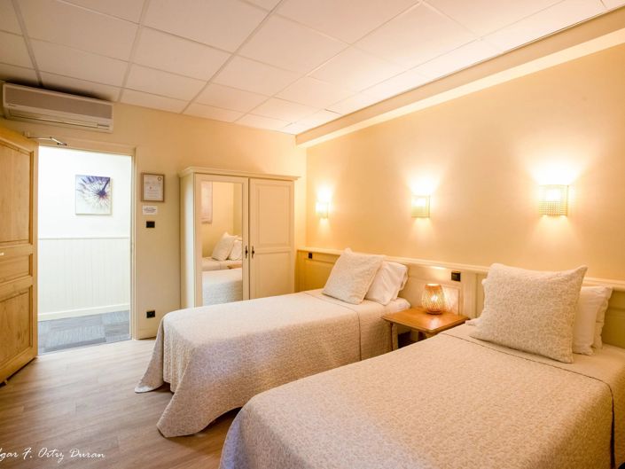 Image No.14-22 Bed Commercial for sale