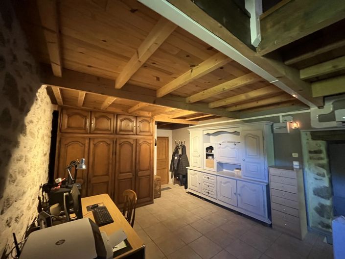Image No.10-5 Bed House for sale