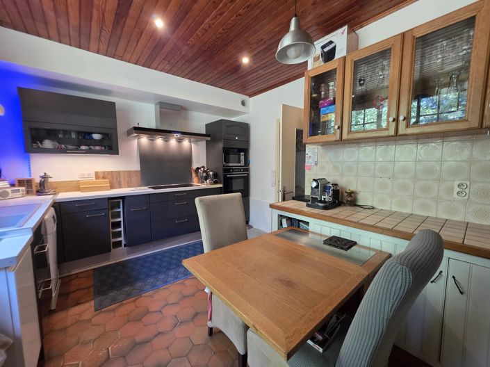 Image No.3-5 Bed House for sale