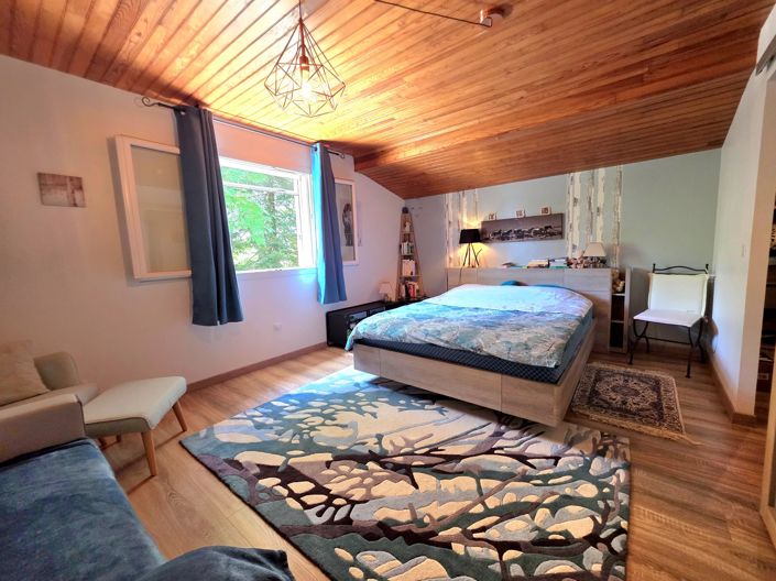 Image No.6-5 Bed House for sale