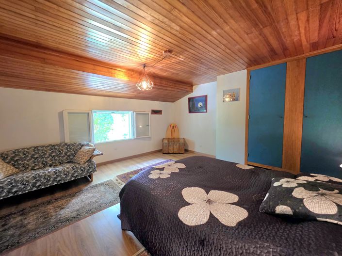 Image No.7-5 Bed House for sale