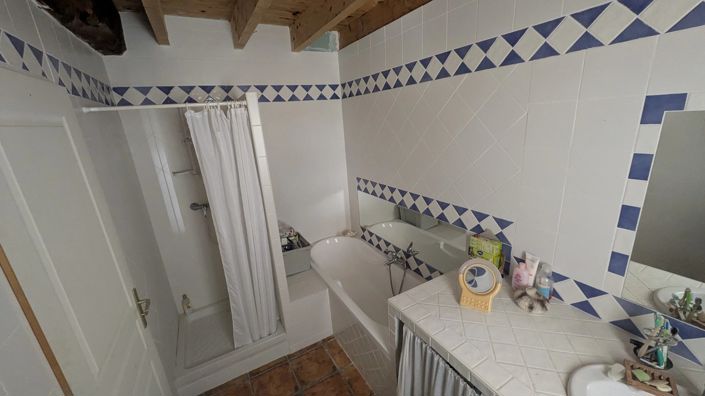 Image No.8-3 Bed House for sale