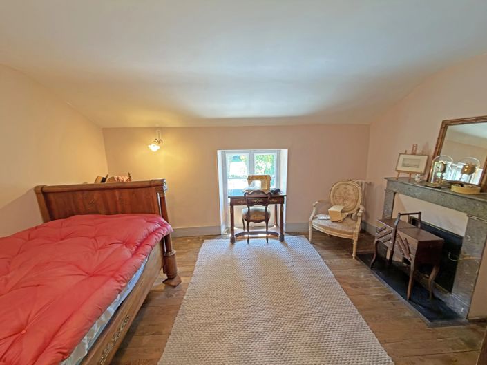Image No.10-6 Bed House for sale