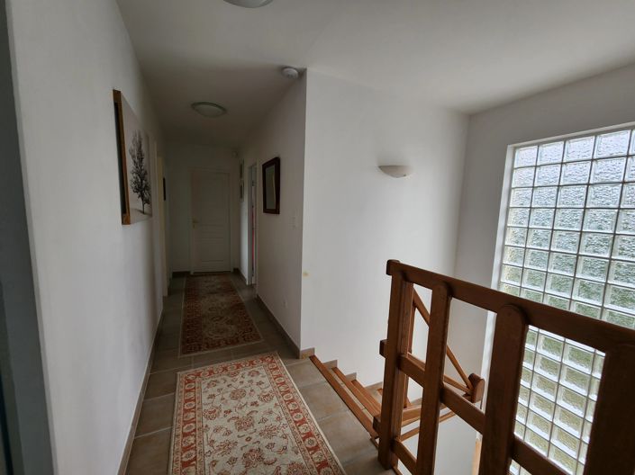 Image No.8-4 Bed House for sale