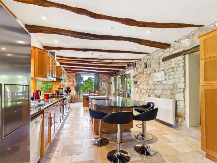 Image No.4-8 Bed House for sale