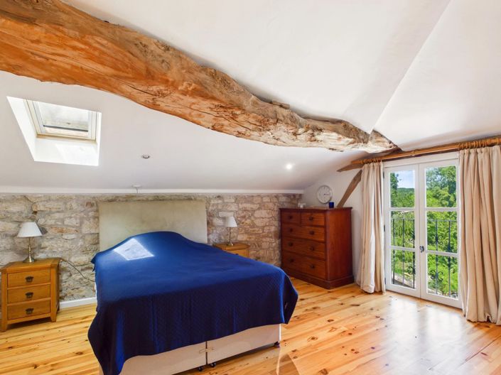 Image No.8-8 Bed House for sale