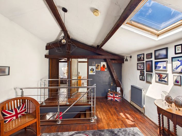 Image No.10-4 Bed House for sale