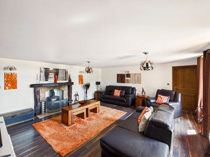 Image No.6-4 Bed House for sale