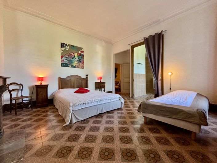 Image No.5-4 Bed House for sale