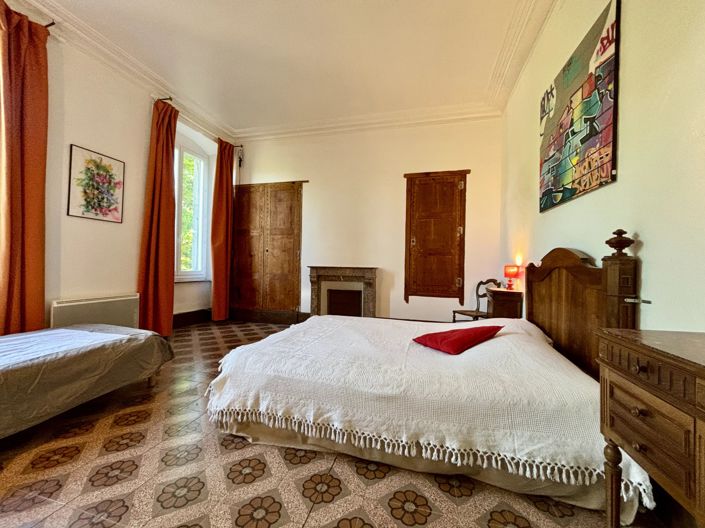 Image No.7-4 Bed House for sale