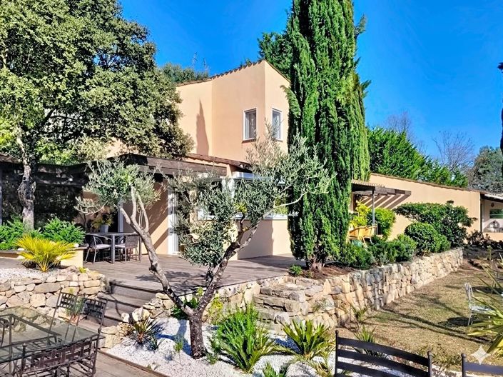 Image No.2-4 Bed House for sale