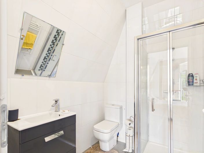 Image No.10-3 Bed House for sale