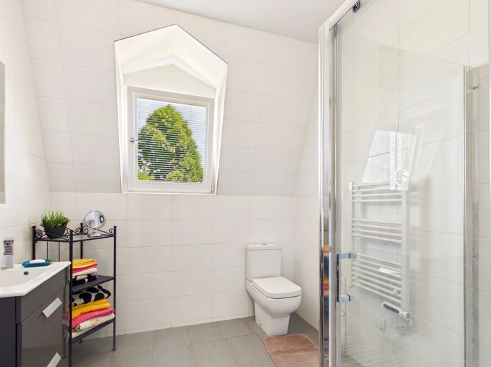 Image No.11-3 Bed House for sale