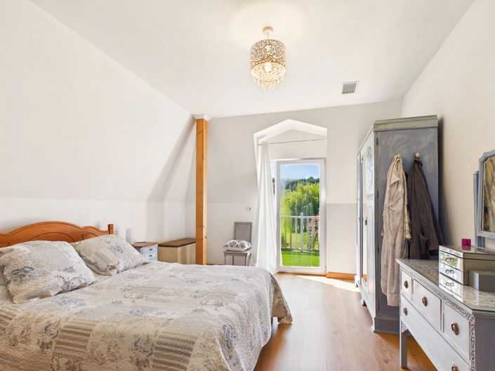 Image No.8-3 Bed House for sale