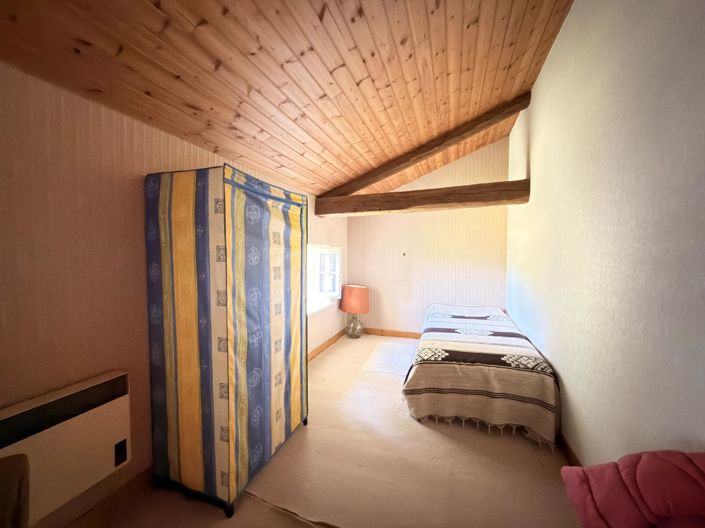 Image No.10-3 Bed House for sale