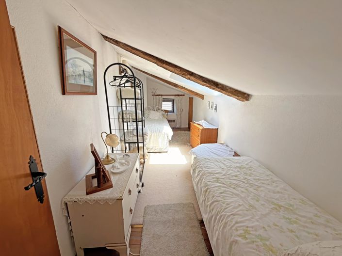Image No.8-4 Bed House for sale