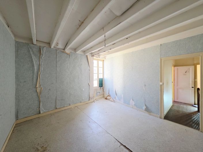 Image No.10-3 Bed House for sale