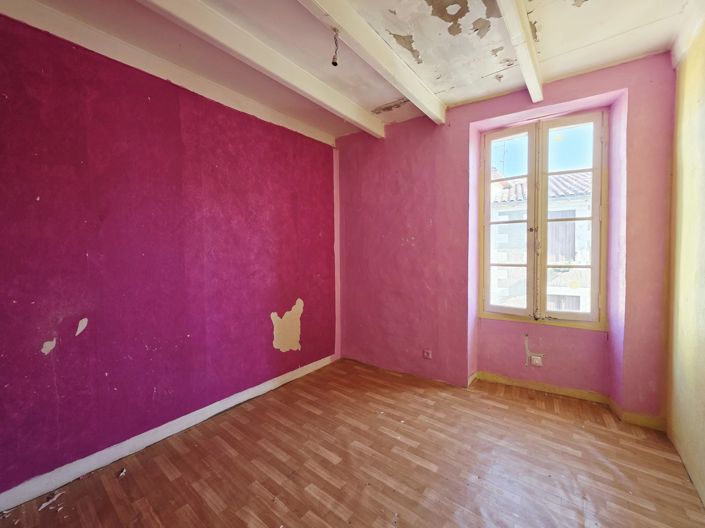 Image No.11-3 Bed House for sale