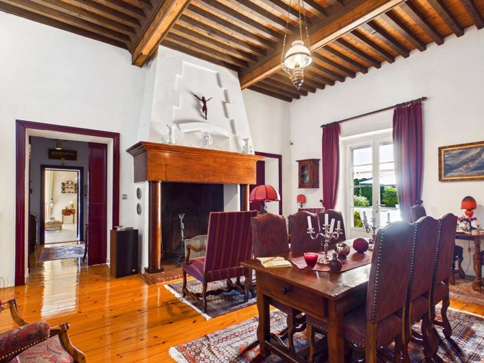 Image No.5-6 Bed House for sale
