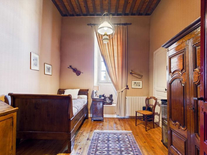 Image No.9-6 Bed House for sale