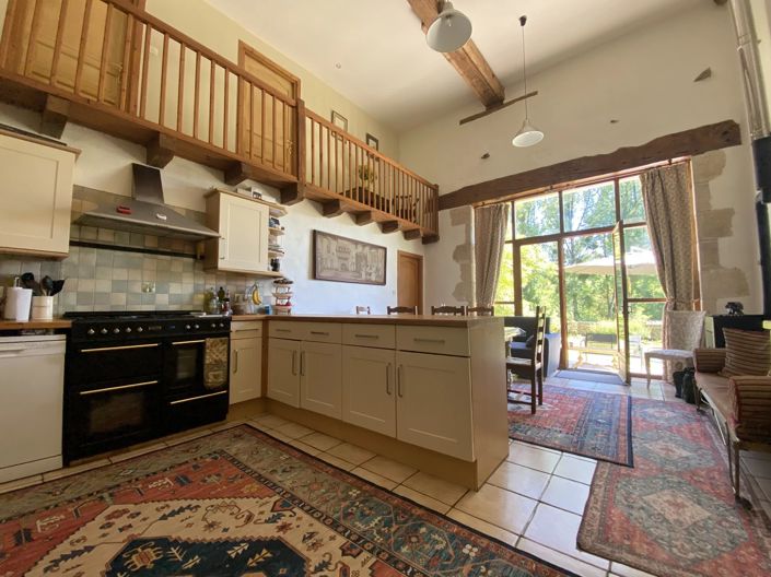 Image No.3-6 Bed House for sale