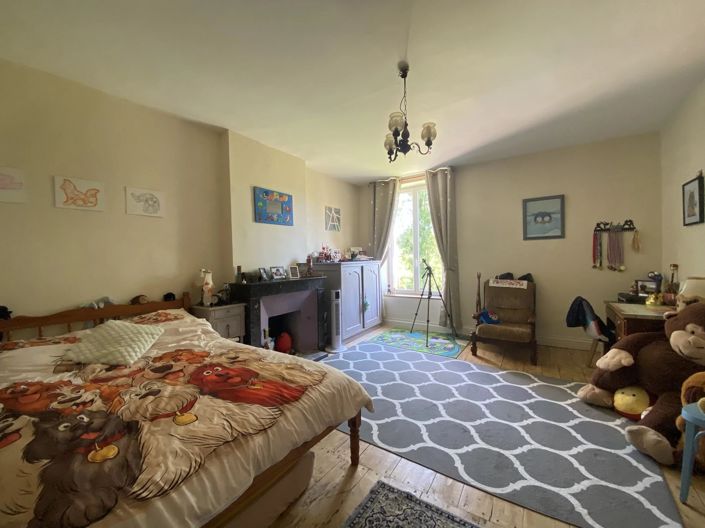 Image No.7-6 Bed House for sale