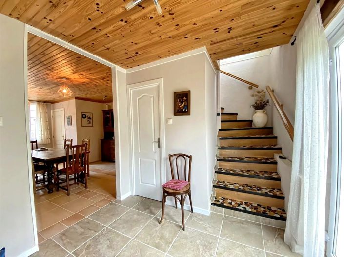 Image No.10-2 Bed House for sale