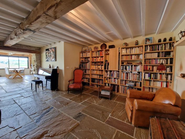 Image No.7-6 Bed House for sale