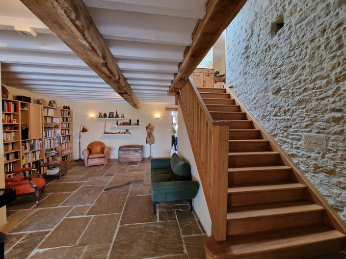 Image No.9-6 Bed House for sale