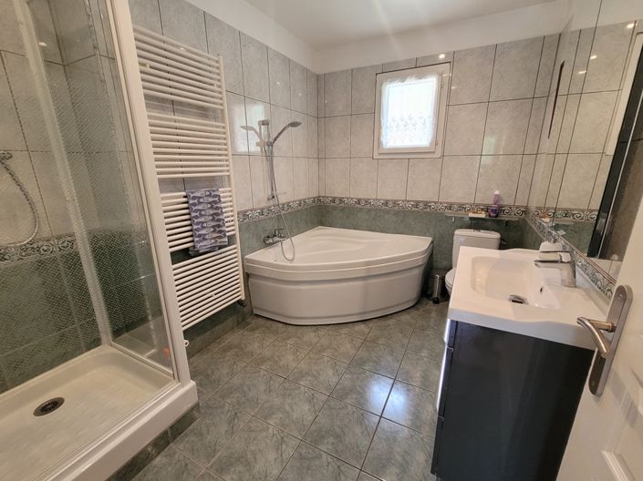 Image No.12-4 Bed House for sale