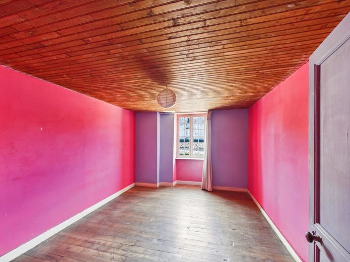 Image No.11-4 Bed House for sale