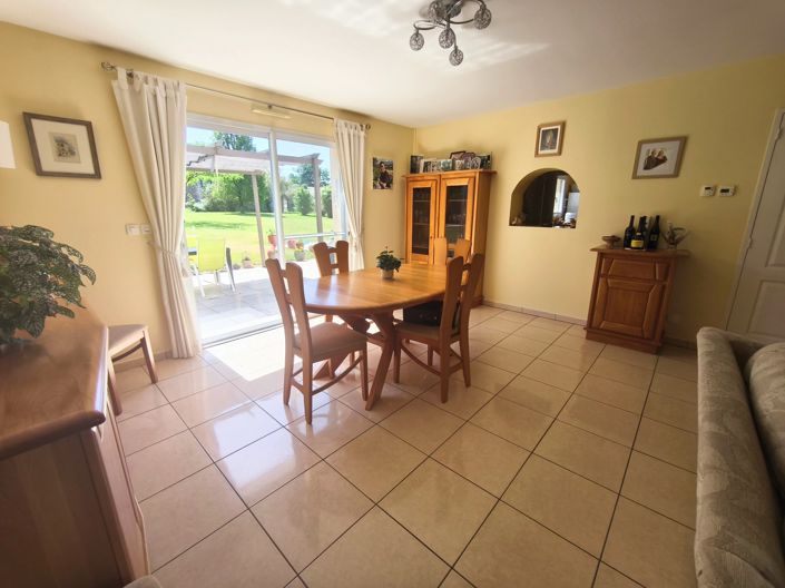 Image No.10-3 Bed House for sale