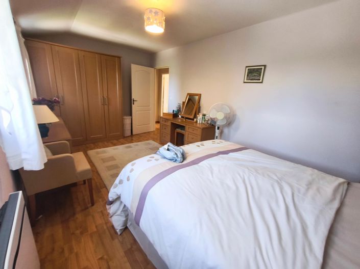 Image No.14-3 Bed House for sale